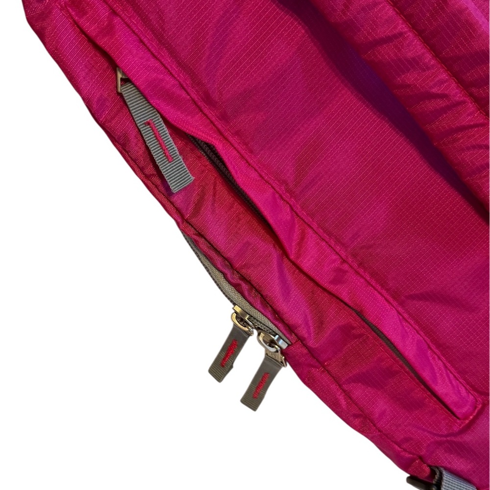SwissGear Hot Pink Sling Backpack Crossbody Daypack - Picture 5 of 9
